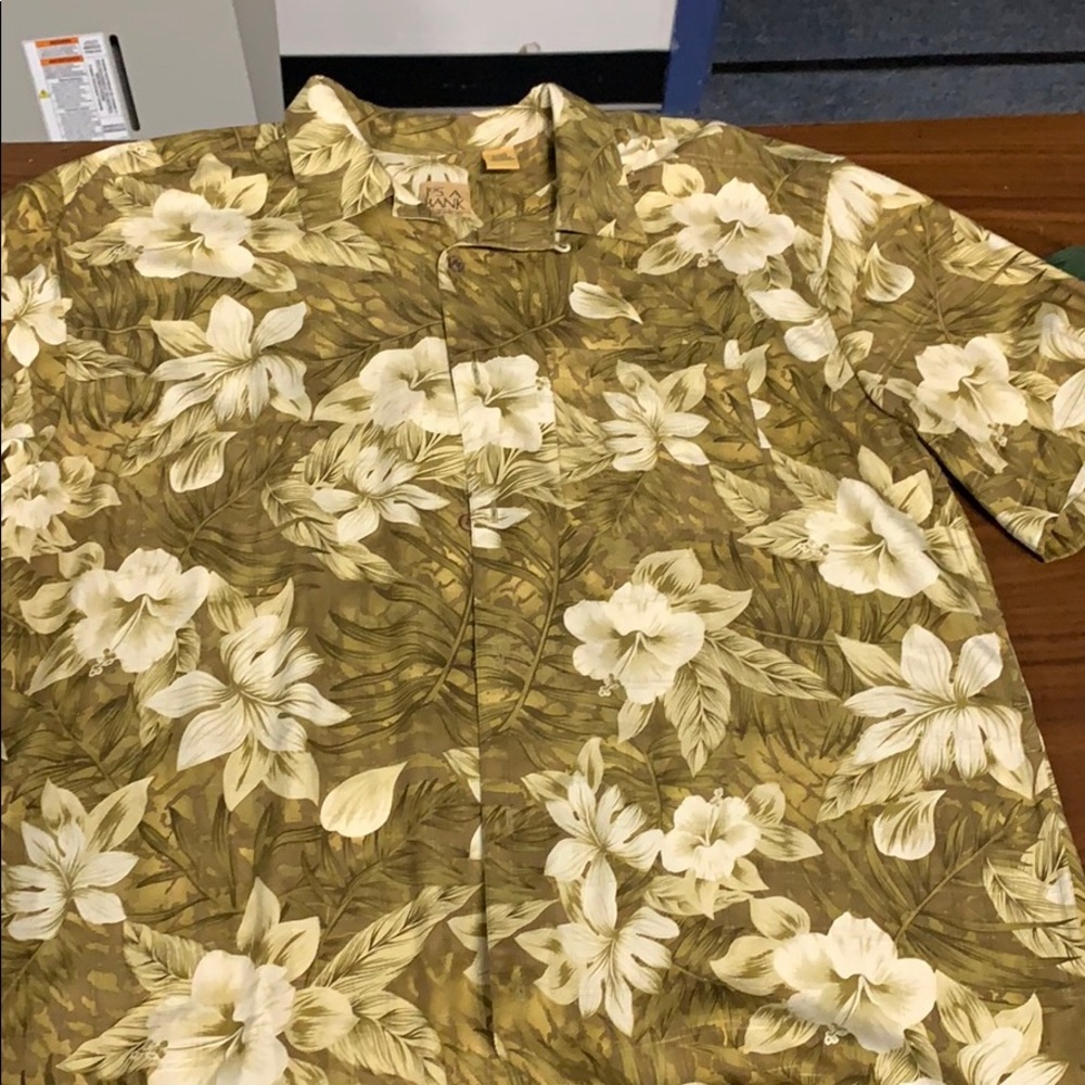 Hawaiian shirt. Excellent condition.